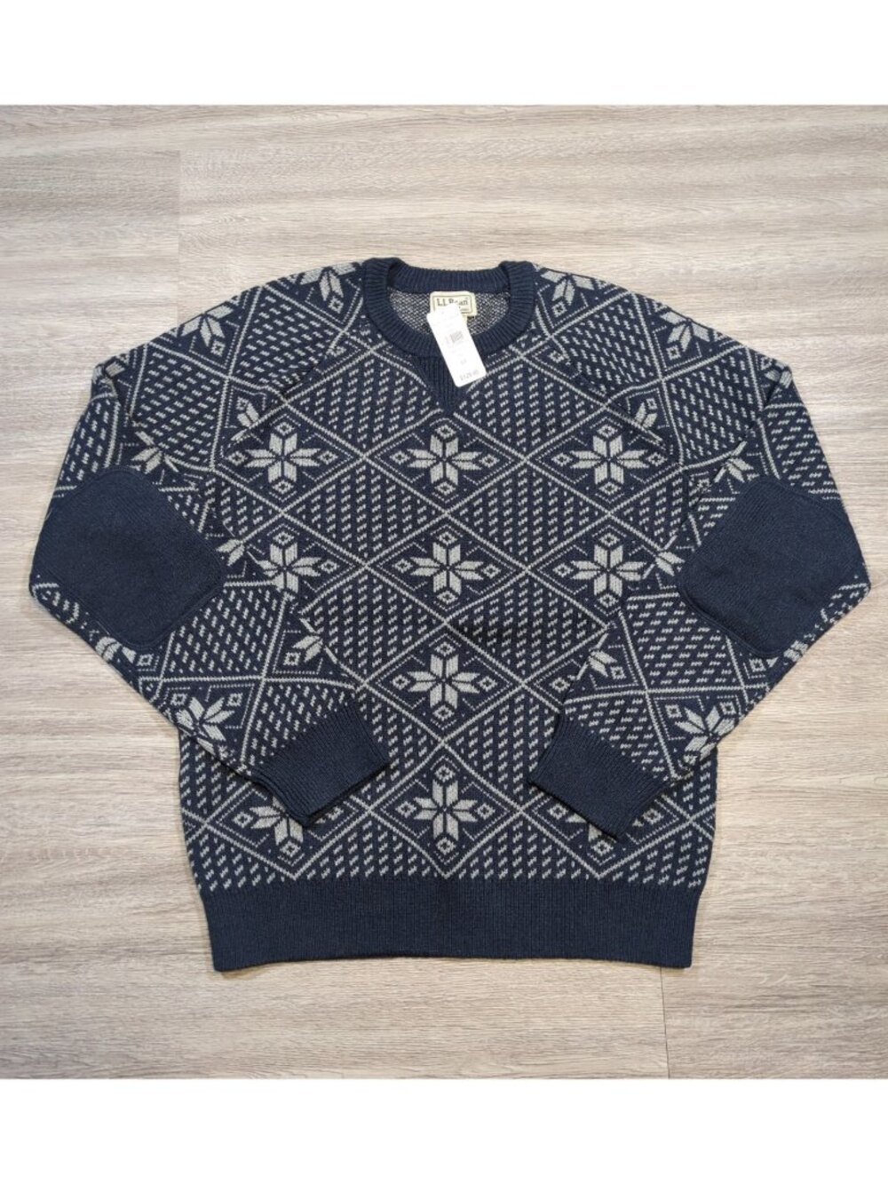 LL Bean Wicked Soft Crewneck Men's Small Reg Cashmere Blend Fair Isle Snowflake